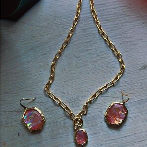 Kendra Scott necklace and earrings